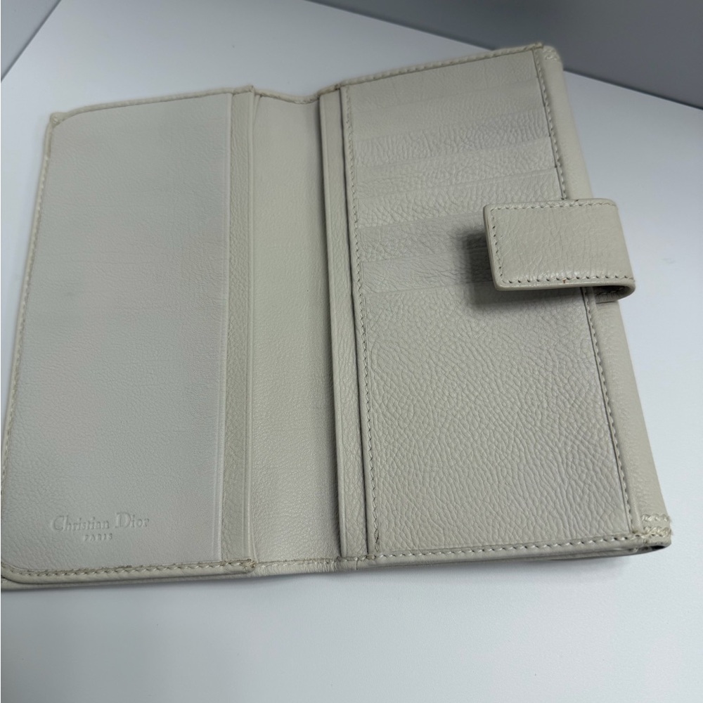 Dior Vintage Off-White Leather Women's Wallet - Picture 9 of 12
